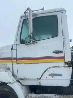 Freightliner FLC112 Left Door
