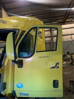 Kenworth T700 Left Door