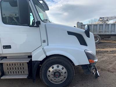 Volvo VNL Door