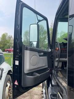 Volvo VNL Left Door