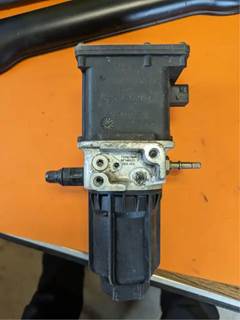 Cummins ISX15 Exhaust Doser Pump - Used | P/N 13152154