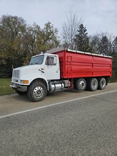 International 8100 Single Axle 20 ft Farm / Grain Truck - Cummins, 9 Speed Manual