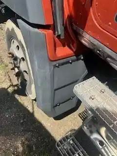 Caterpillar CT660 Fender Extension