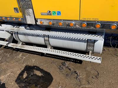 Western Star 4900FA Fuel Tank Strap / Bracket for a 2004 Western Star 4900 FA