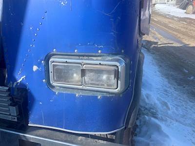 Freightliner Headlight Assembly for a 1986 Freightliner Cabover