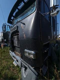 Freightliner Headlight Assembly for a 1994 Freightliner Cabover