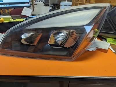 Freightliner Cascadia Headlight Assembly