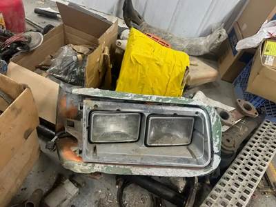 Freightliner FLD120 Headlight Assembly