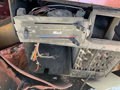Mack CH613 Heater / AC Temp Control
