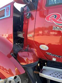 Kenworth T680 Hood Part