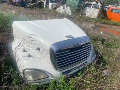 Freightliner Columbia Hood