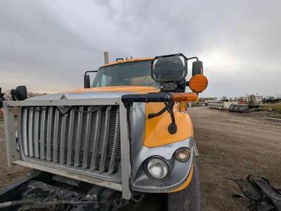 International 7400 Hood