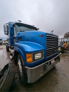 Mack Pinnacle CHU613 Hood for a 2015 Mack CHU613