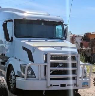 Volvo VNL Hood