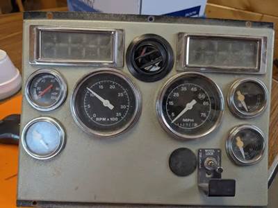 Ford L9000 Instrument Panel Cluster