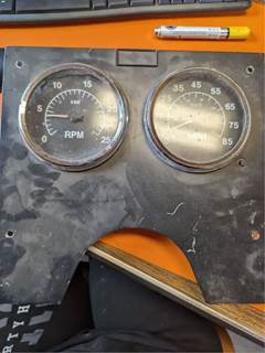 International 9100i Instrument Panel Cluster