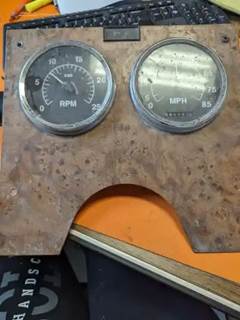 International 9300 Instrument Panel Cluster