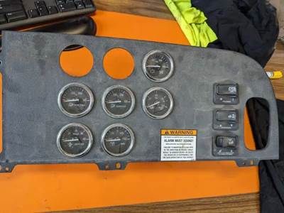 Peterbilt 386 Instrument Panel Cluster