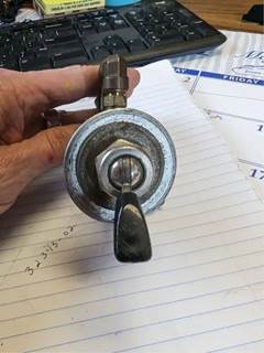 Parker Pneumatic Manual Control Value ~ Model # 410811000 Schrader Bellows -