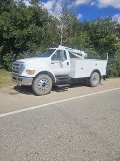 Ford F-750 Mechanic / Service Truck - Cummins, 260HP, 4 Speed Automatic