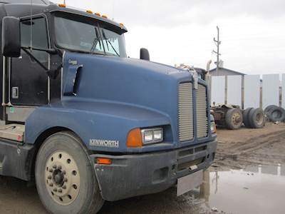 Kenworth T600 Mirror for a 2002 Kenworth T600 Aero