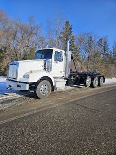 Western Star 4900 Tri Axle Roll Off Truck - Detroit, 500HP, 18 Speed Manual
