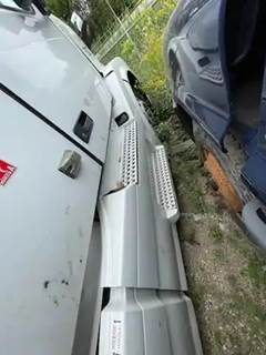 Volvo VNL Right Fairing