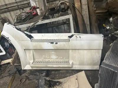 Volvo VNL Left Fairing