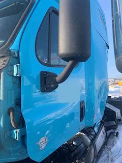 Freightliner Cascadia Side View Mirror