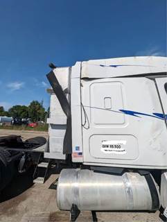 Freightliner Cascadia 125 Right Sleeper Fairing