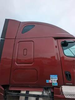 Freightliner Cascadia 125 Right Sleeper Fairing