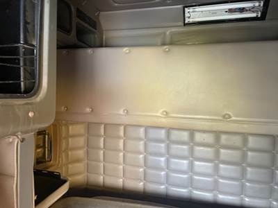 Peterbilt 379 Sleeper Part for a Peterbilt 379 ULTRA