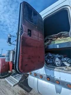 Peterbilt 379 Sleeper Part
