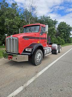 Kenworth T800 Sleeper Semi Truck - Cummins 400HP, 10 Speed Manual