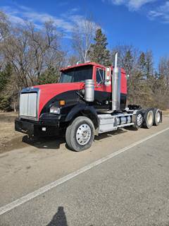 Western Star 4900 Tri Axle Sleeper Semi Truck - 36" Flat Top Sleeper, Detroit 500HP, 18 Speed Manual