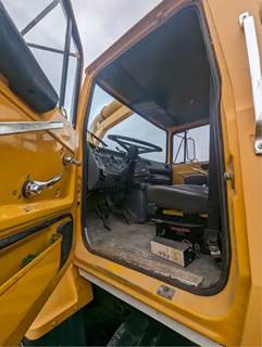 Ford L8000 Steering Column