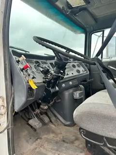 Ford L9000 Steering Column for a 1995 Ford L9000 Aeromax