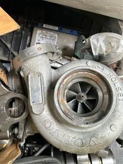 Volvo D13 Turbocharger / Supercharger