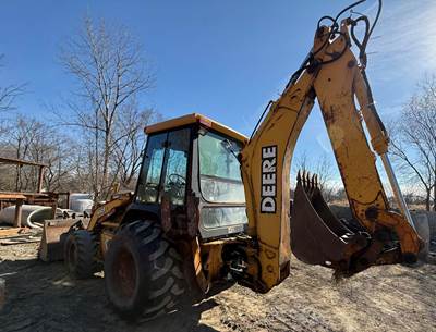 John Deere 410E Backhoe