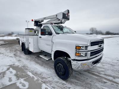 Chevrolet 5500 Boom / Bucket Truck - 350HP