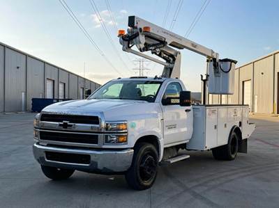 Chevrolet 5500 Boom / Bucket Truck - 350HP
