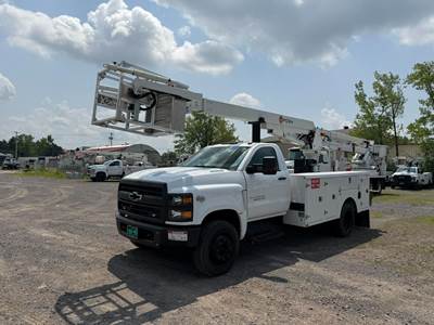 Chevrolet 5500 Boom / Bucket Truck - 350HP