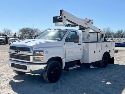 Chevrolet 6500 Boom / Bucket Truck - 350HP