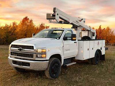 Chevrolet 6500 Boom / Bucket Truck - 350HP