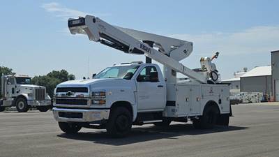 Chevrolet 6500 Boom / Bucket Truck - 350HP