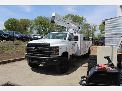 Chevrolet Silverado 6500 Boom / Bucket Truck - 350HP