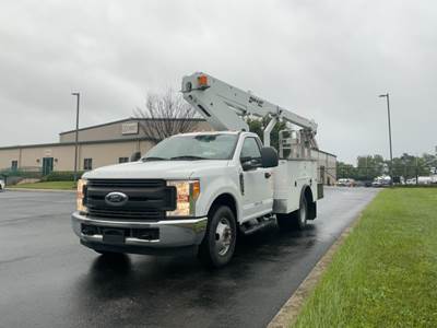 Ford F-350 Boom / Bucket Truck - 385HP