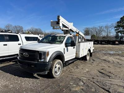 Ford F-550 Boom / Bucket Truck - 288HP