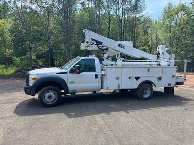 Ford F-550 Boom / Bucket Truck - 300HP