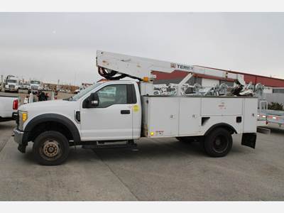 Ford F-550 Boom / Bucket Truck - 362HP
